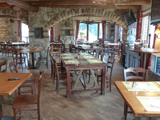 prázdná restaurace.jpg